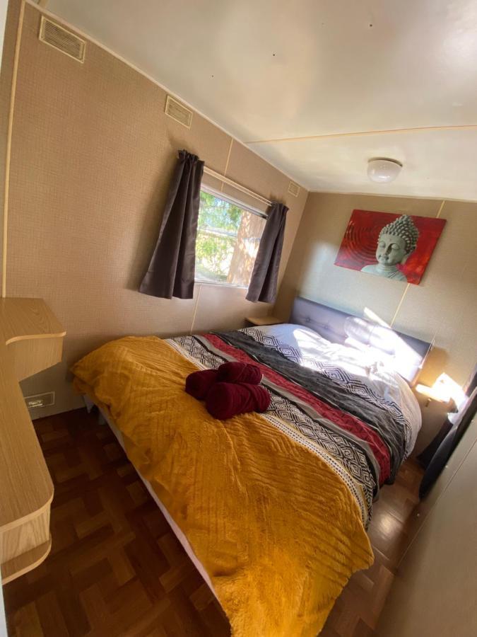 Mobilhome Sous Chalet En Bois A La Ferme Josnes Екстер'єр фото