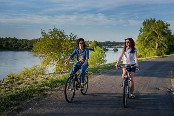 Mobilhome Sous Chalet En Bois A La Ferme Josnes Екстер'єр фото